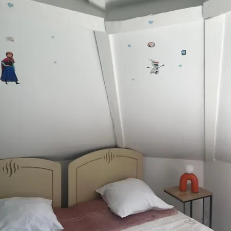 3 Centre Michelle Apartman